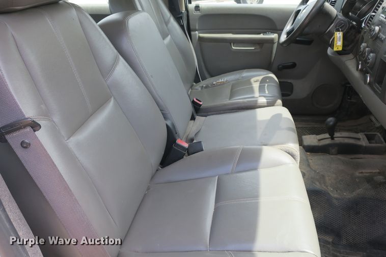 image for item EA9315 2011 Chevrolet Silverado 2500HD Crew Cab pickup truck