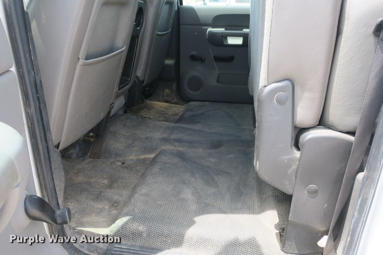 image for item EA9315 2011 Chevrolet Silverado 2500HD Crew Cab pickup truck