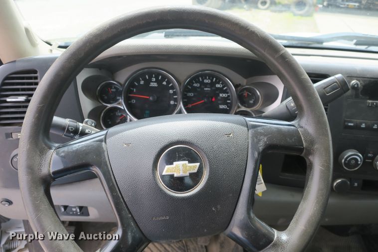 image for item EA9315 2011 Chevrolet Silverado 2500HD Crew Cab pickup truck