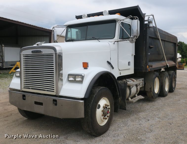 image for item EA9316 2004 Freightliner FLD dump truck