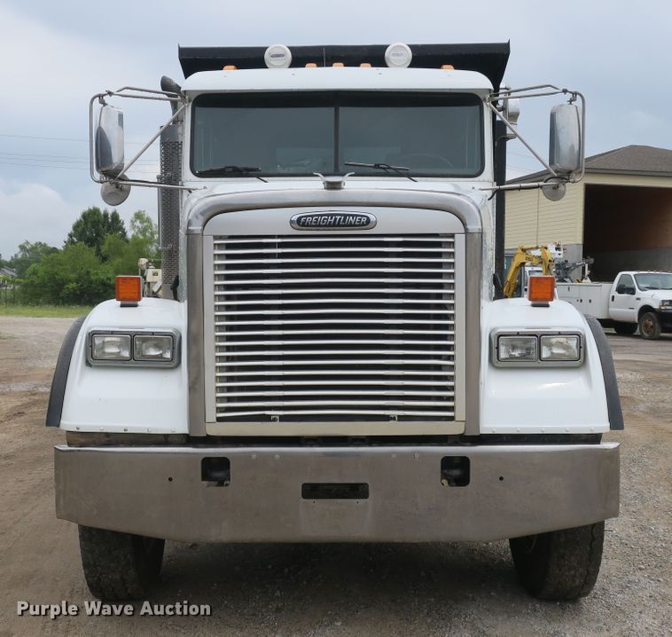 image for item EA9316 2004 Freightliner FLD dump truck
