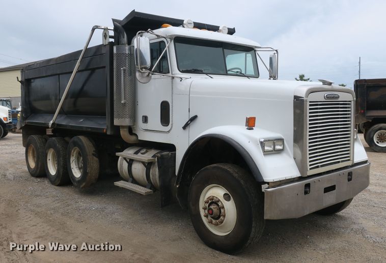image for item EA9316 2004 Freightliner FLD dump truck