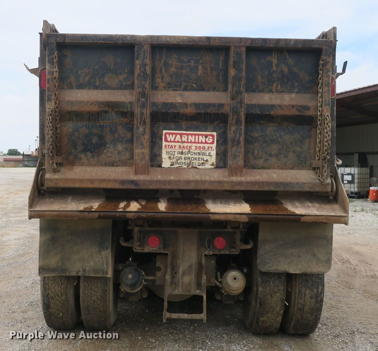 image for item EA9316 2004 Freightliner FLD dump truck