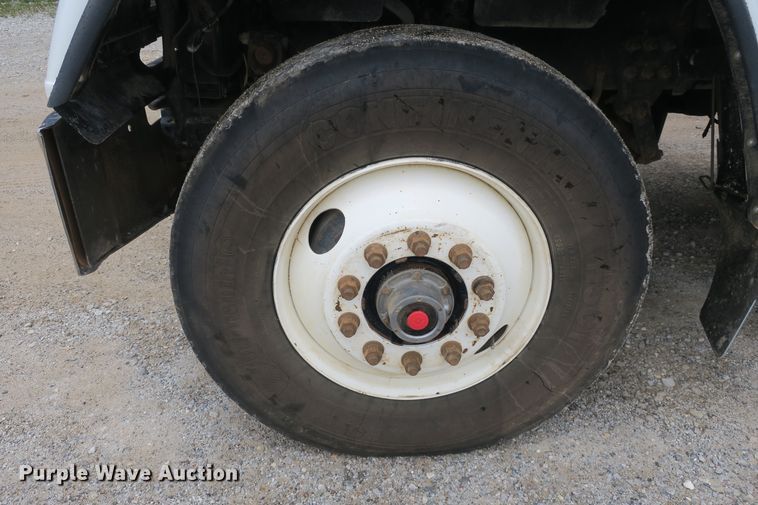 image for item EA9316 2004 Freightliner FLD dump truck