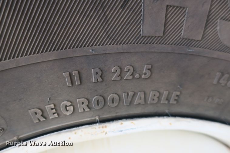 image for item EA9316 2004 Freightliner FLD dump truck