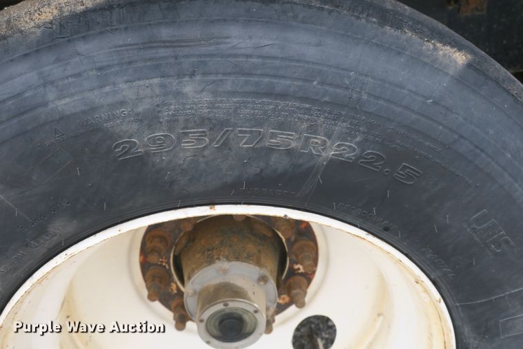 image for item EA9316 2004 Freightliner FLD dump truck