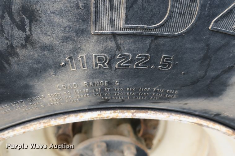 image for item EA9316 2004 Freightliner FLD dump truck