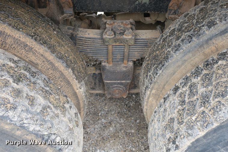 image for item EA9316 2004 Freightliner FLD dump truck