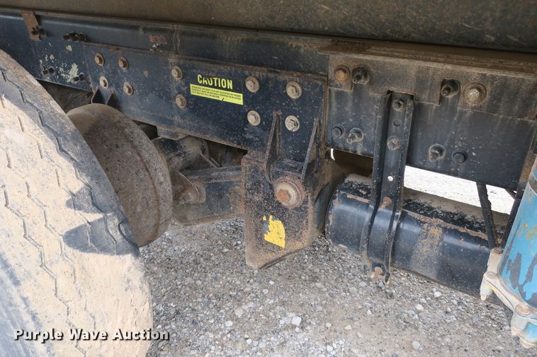 image for item EA9316 2004 Freightliner FLD dump truck