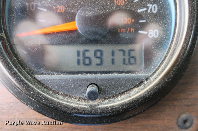 image for item EA9316 2004 Freightliner FLD dump truck