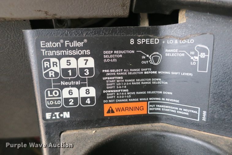 image for item EA9316 2004 Freightliner FLD dump truck