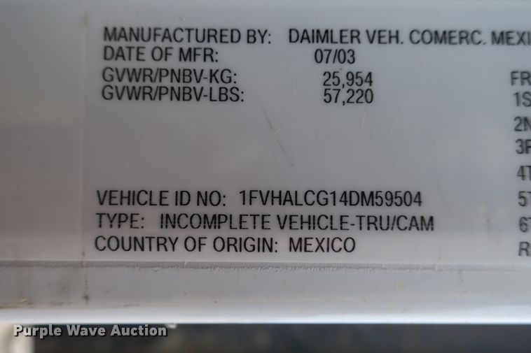 image for item EA9316 2004 Freightliner FLD dump truck