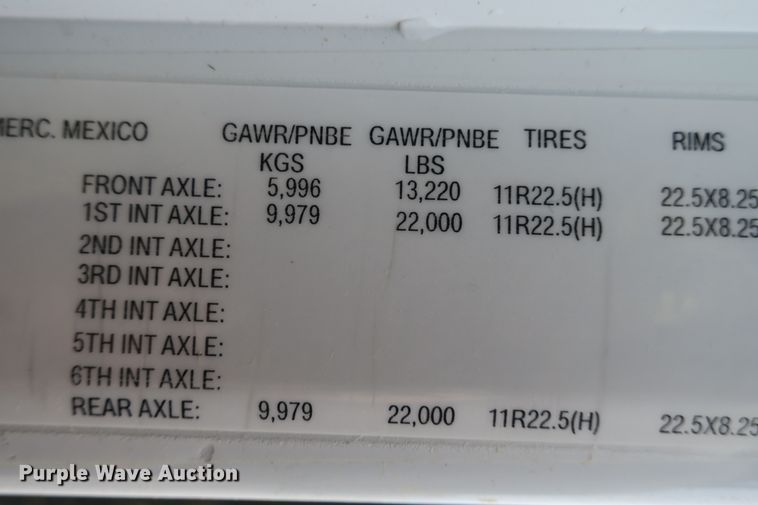 image for item EA9316 2004 Freightliner FLD dump truck