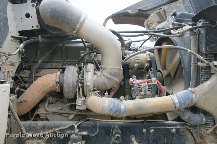 image for item EA9316 2004 Freightliner FLD dump truck