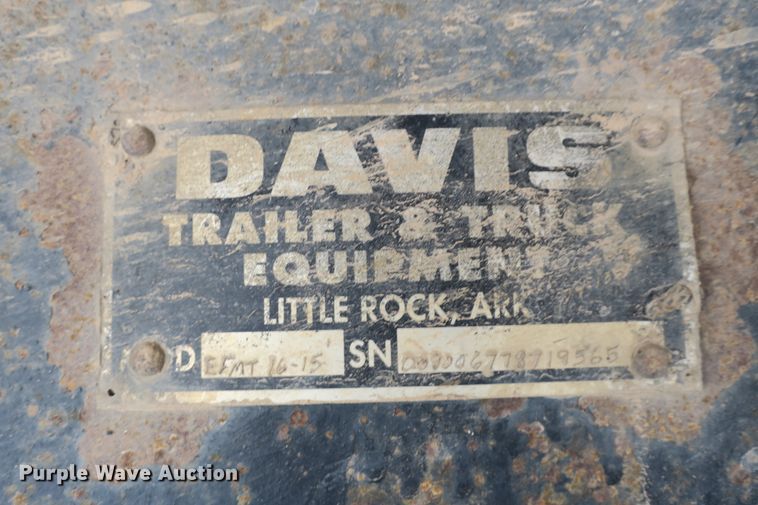 image for item EA9316 2004 Freightliner FLD dump truck