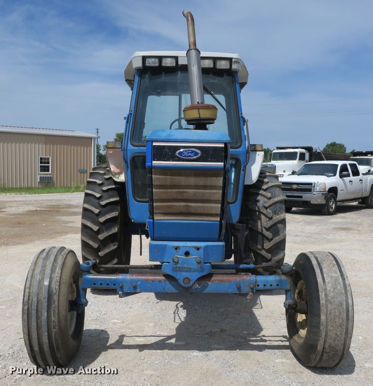 image for item EA9317 1989 Ford 7710 tractor