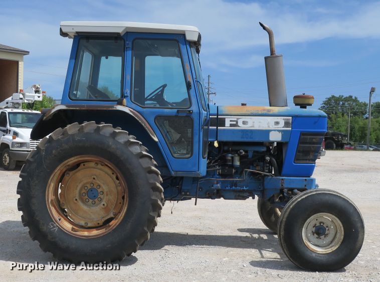 image for item EA9317 1989 Ford 7710 tractor