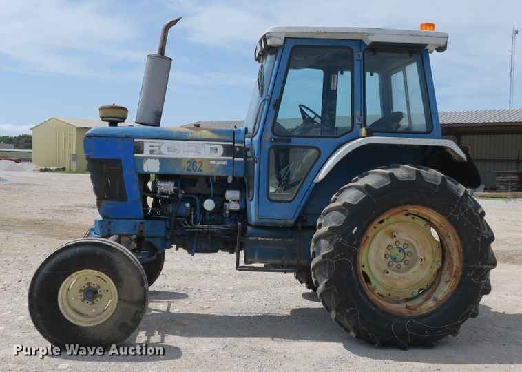 image for item EA9317 1989 Ford 7710 tractor