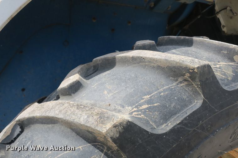 image for item EA9317 1989 Ford 7710 tractor