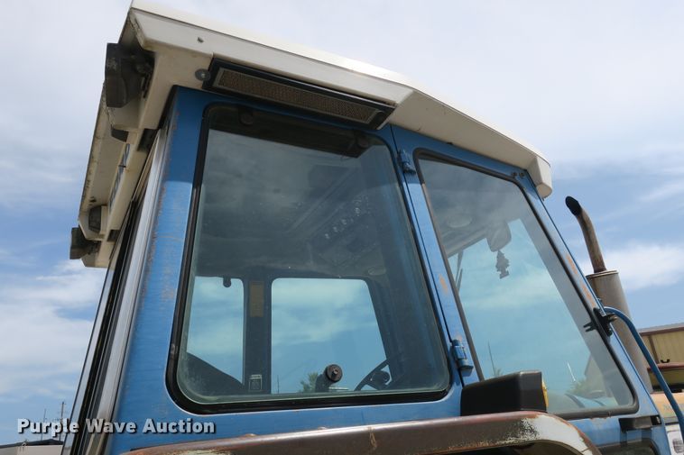 image for item EA9317 1989 Ford 7710 tractor