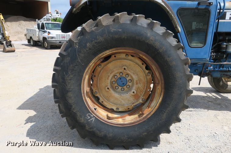 image for item EA9317 1989 Ford 7710 tractor