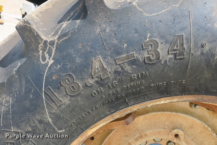 image for item EA9317 1989 Ford 7710 tractor