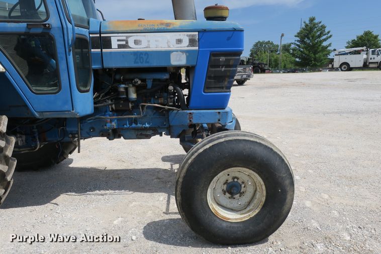 image for item EA9317 1989 Ford 7710 tractor