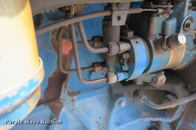 image for item EA9317 1989 Ford 7710 tractor