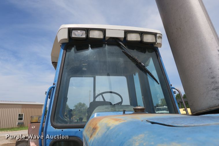 image for item EA9317 1989 Ford 7710 tractor