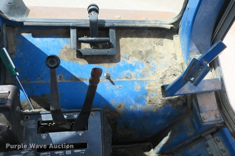 image for item EA9317 1989 Ford 7710 tractor