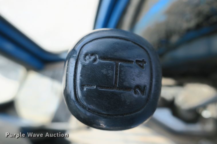 image for item EA9317 1989 Ford 7710 tractor