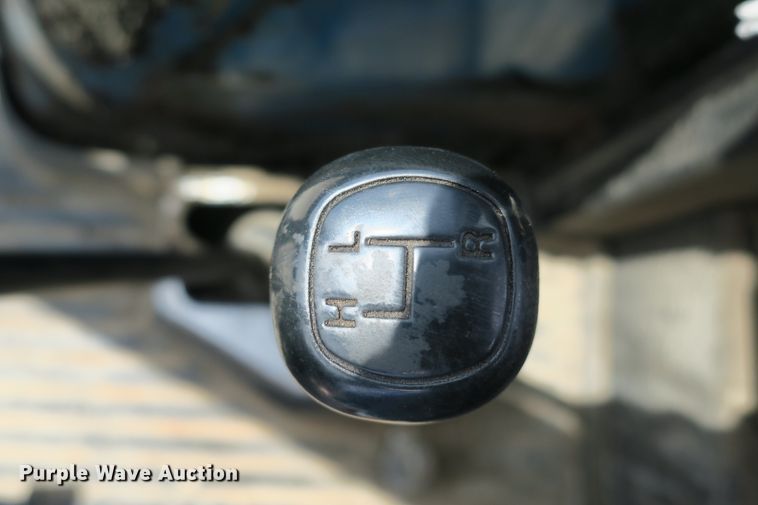 image for item EA9317 1989 Ford 7710 tractor