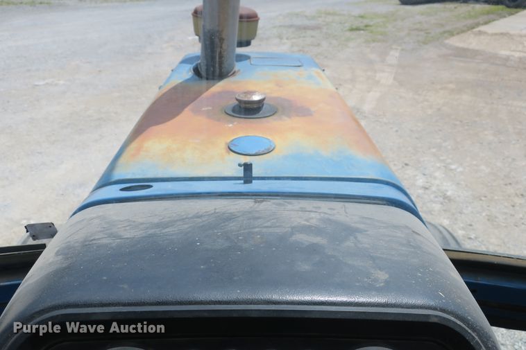 image for item EA9317 1989 Ford 7710 tractor