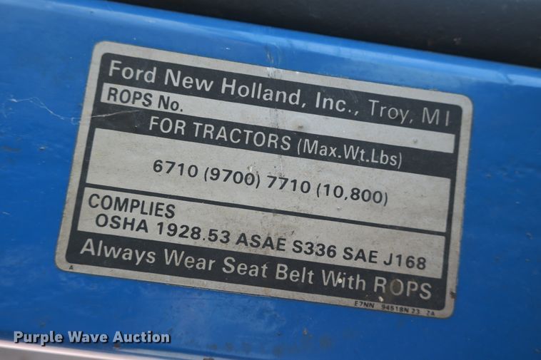 image for item EA9317 1989 Ford 7710 tractor