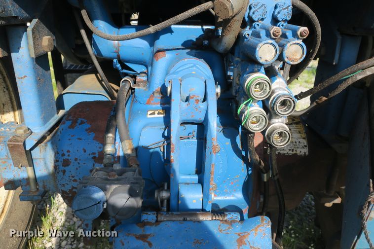 image for item EA9317 1989 Ford 7710 tractor