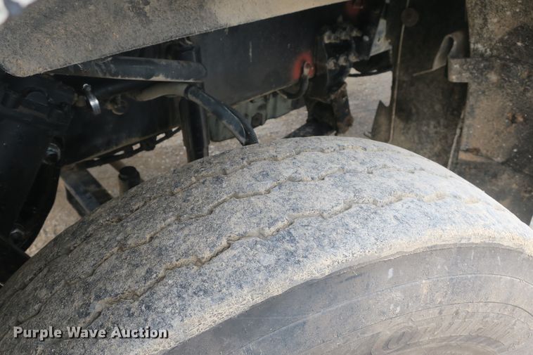 image for item EA9319 2004 Freightliner FLD dump truck