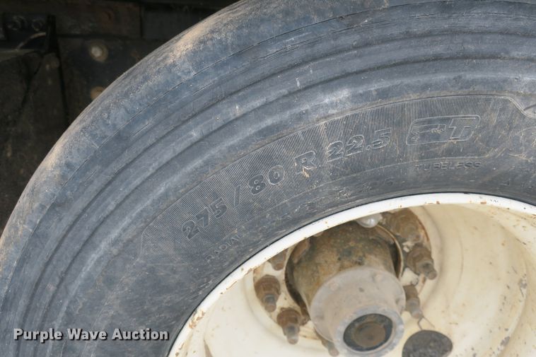 image for item EA9319 2004 Freightliner FLD dump truck