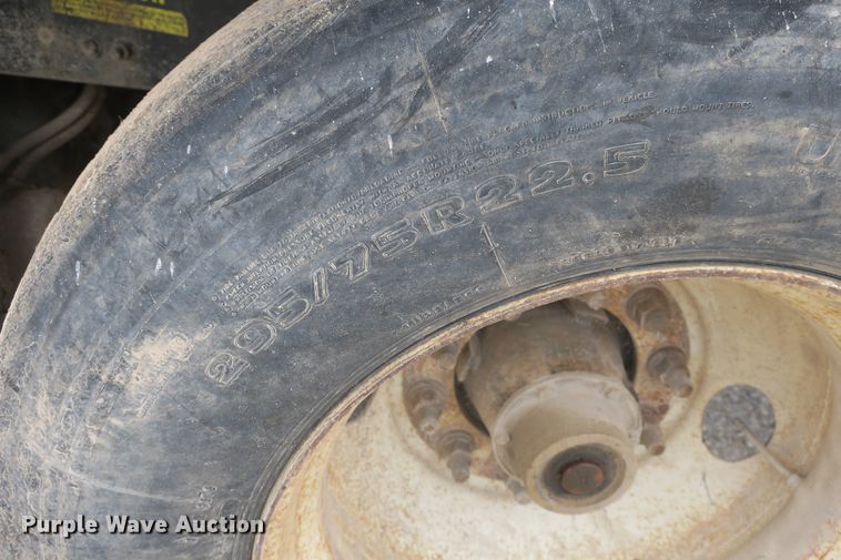 image for item EA9319 2004 Freightliner FLD dump truck