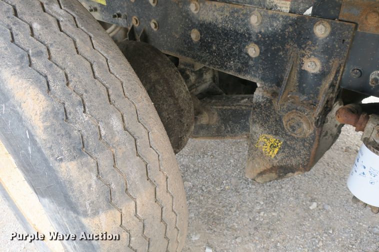 image for item EA9319 2004 Freightliner FLD dump truck