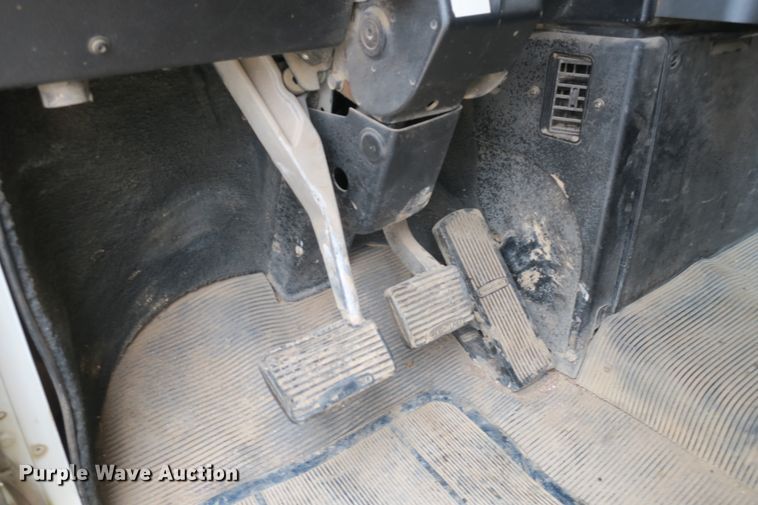 image for item EA9319 2004 Freightliner FLD dump truck