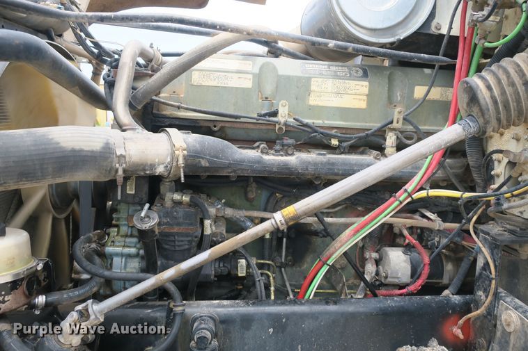 image for item EA9319 2004 Freightliner FLD dump truck