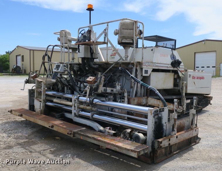 image for item EA9320 Cedarapids CR461-R paver