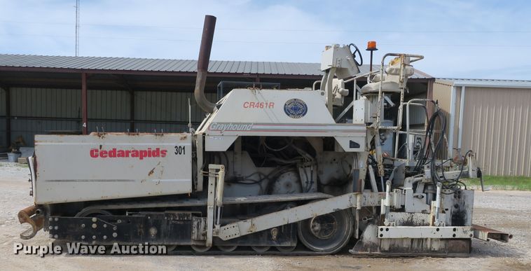 image for item EA9320 Cedarapids CR461-R paver