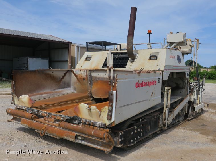 image for item EA9320 Cedarapids CR461-R paver