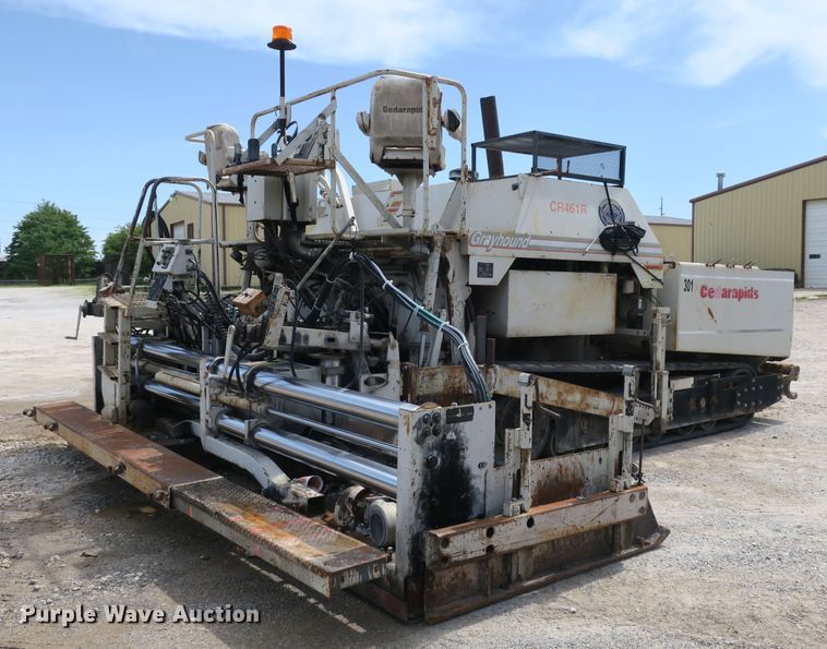 image for item EA9320 Cedarapids CR461-R paver