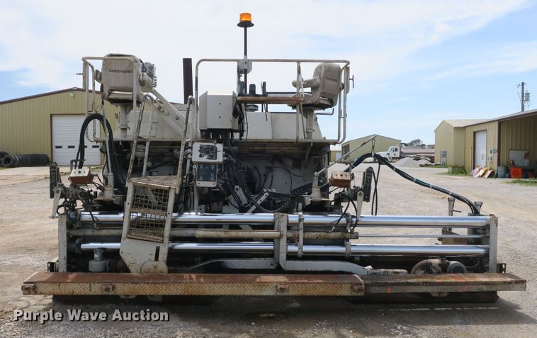 image for item EA9320 Cedarapids CR461-R paver