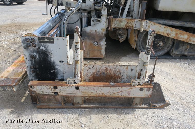 image for item EA9320 Cedarapids CR461-R paver