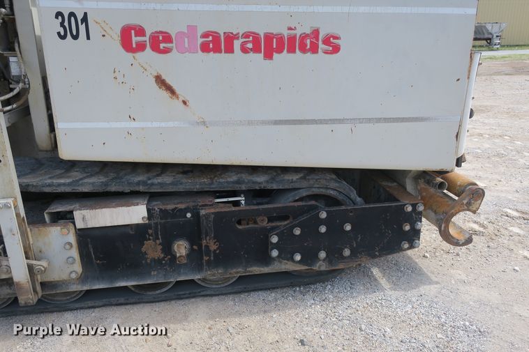 image for item EA9320 Cedarapids CR461-R paver