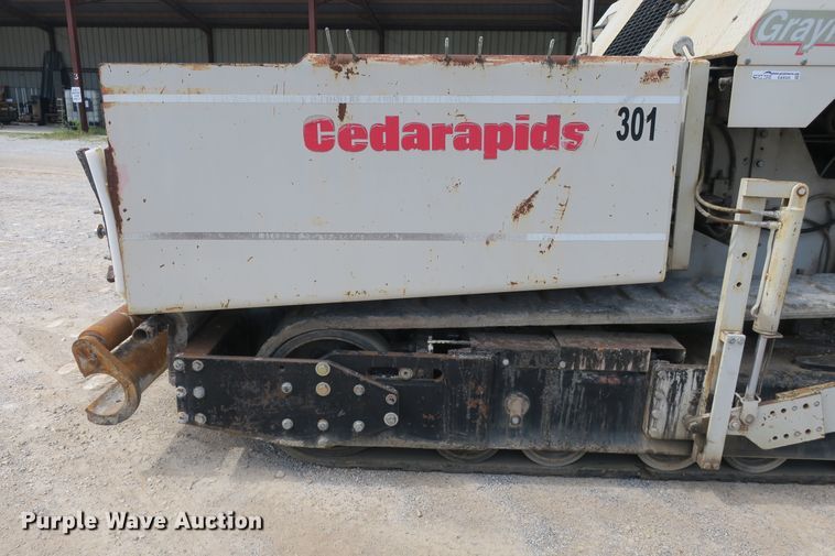 image for item EA9320 Cedarapids CR461-R paver