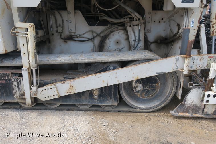 image for item EA9320 Cedarapids CR461-R paver